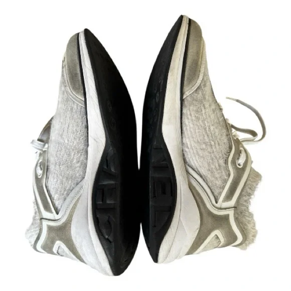 Chanel Two Tone Suede Knit CC Logo Low Top Sneakers Women’s Size‎ 39 EU / 9 US